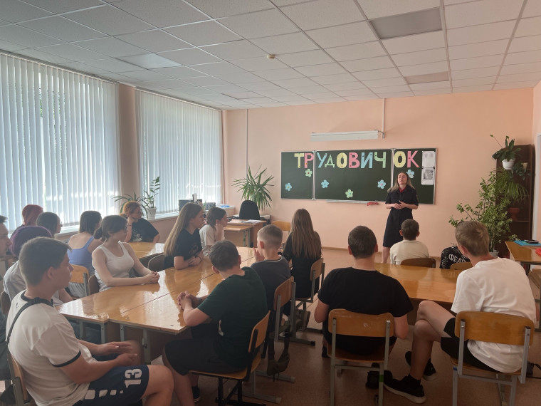 Восьмой день в трудовом лагере "Трудовичок".